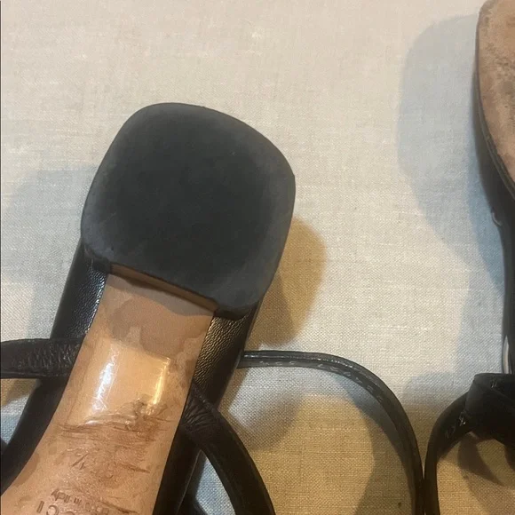 Gucci Black Leather Sandals with Silver Accents - Picture 8 of 9